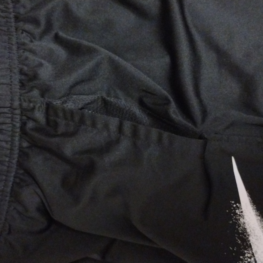 Boys Nike DRI Fit Shorts Size Medium - Picture 3 of 4